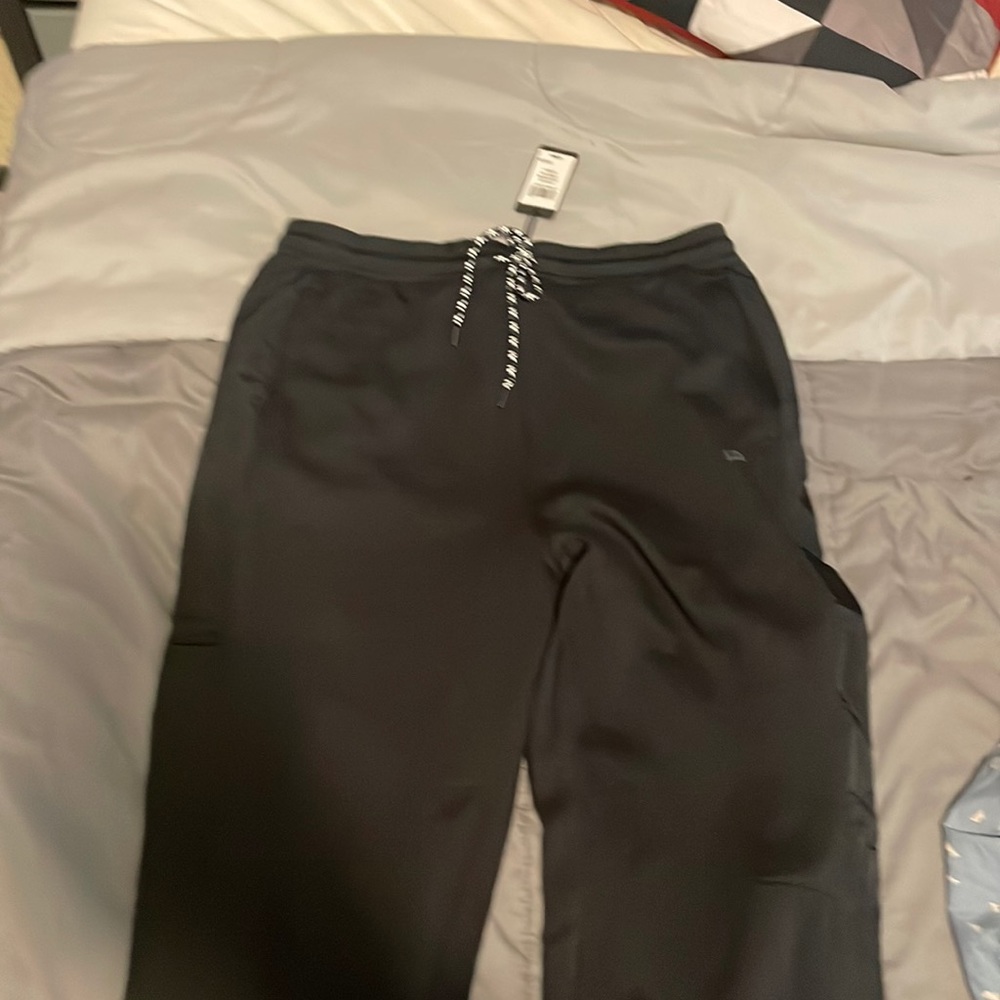 Black Cuff sweatpants| BRAND NEWW